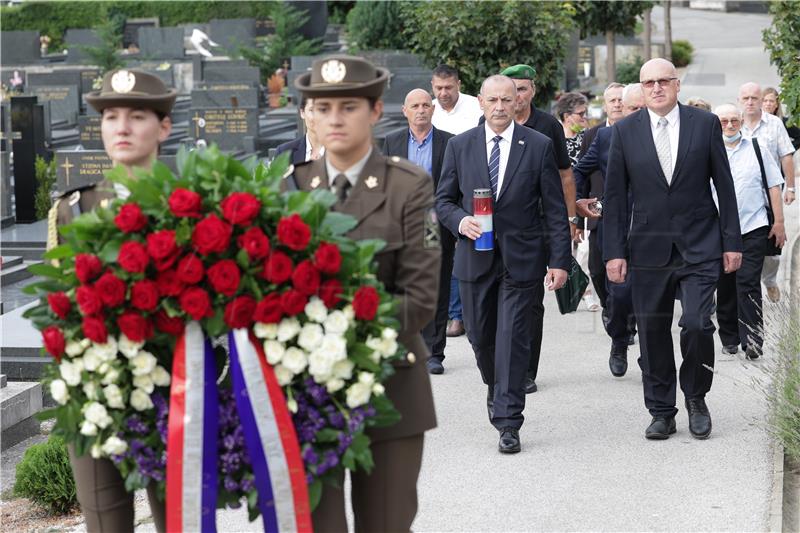 Položeni vijenci na Mirogoju u povodu Dana pobjede