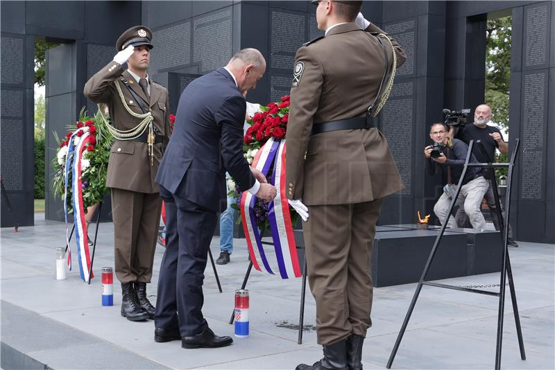 State delegations lay wreaths at Mirogoj cemetery