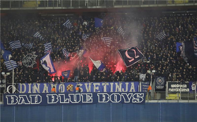 Dinamo, Legia supporters damage bars, cars in Zagreb; police use force