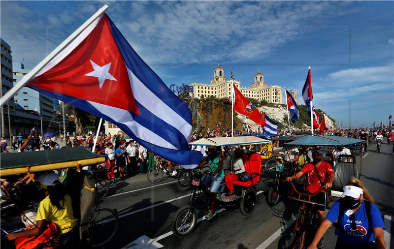 CUBA PROTESTS GOVERNMENT SUPPORT