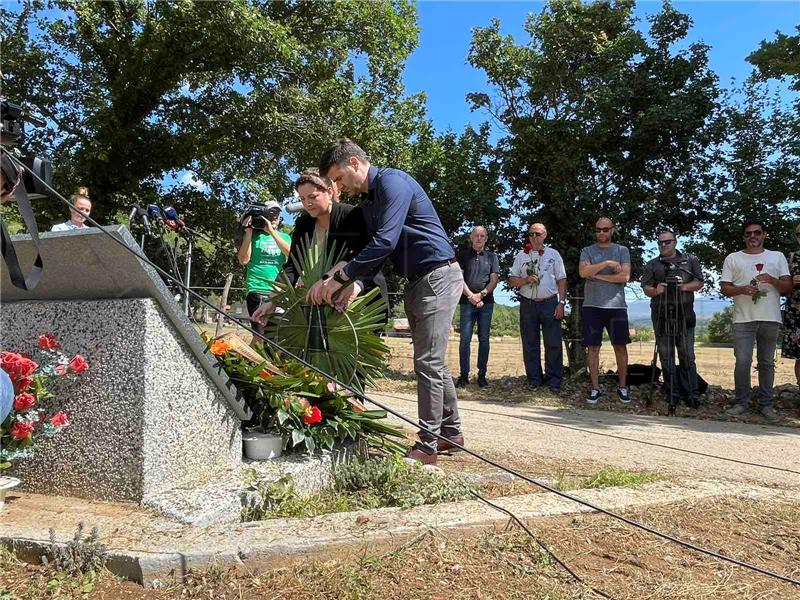 SNV commemorates Serb civilians killed at Uzdolje near Knin in 1995