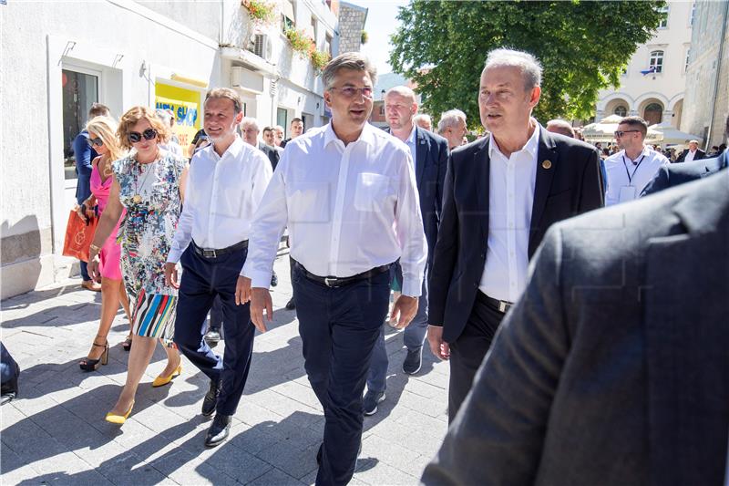 Plenković i Jandroković u posjetu Samostanu Čudotvorne Gospe Sinjske