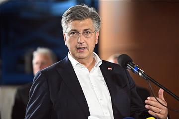 Plenković iz Sinja poručio da imamo dobre rezultate turističke sezone