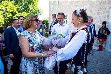 Vojvodin prijem u Alkarskim dvorima pred početak 306. Sinjske alke