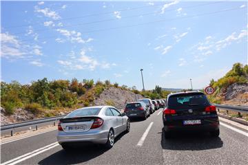 Prometna gužva kod tunela Sveti Ilija 