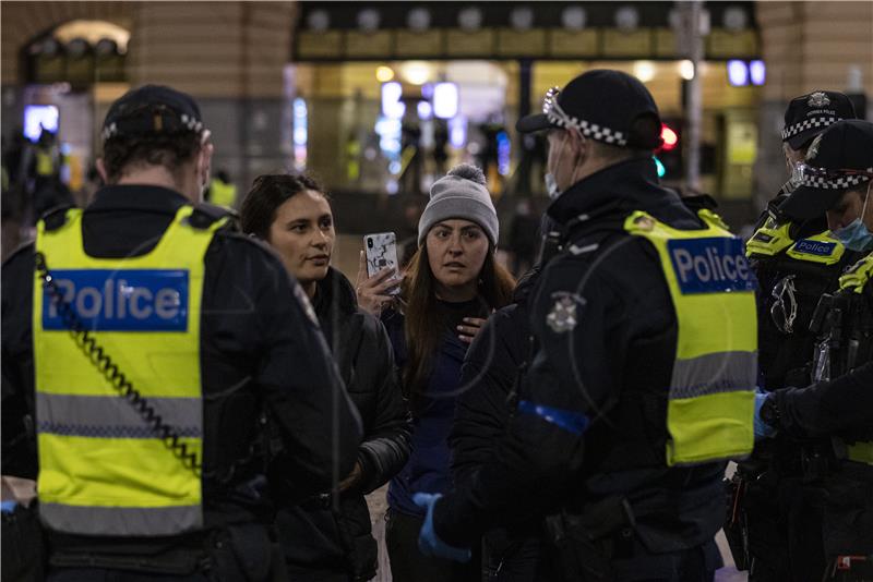 Mediji: Sydney pred pooštravanjem lockdowna uslijed rasta novozaraženih