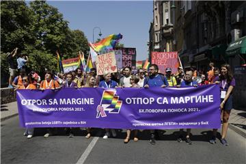 U Sarajevu stotine sudionika povorke ponosa tražile zaštitu prava LGBT osoba