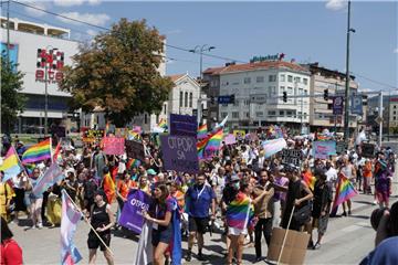 U Sarajevu stotine sudionika povorke ponosa tražile zaštitu prava LGBT osoba