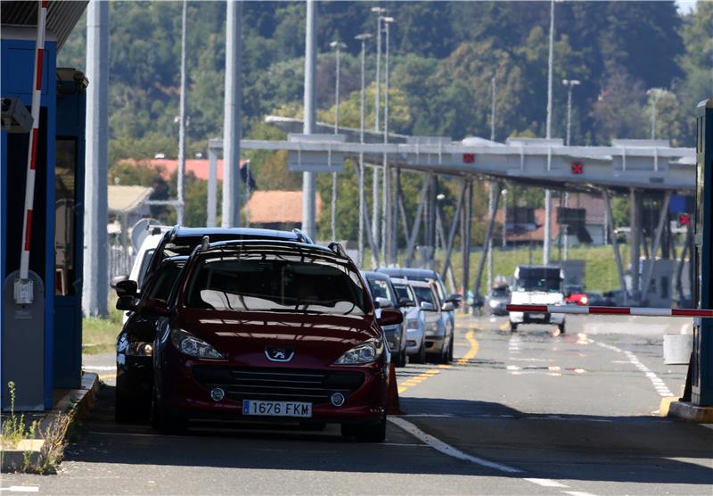 HAK: Gust promet, kolone prema Bregani, Kaštelu i Plovaniji