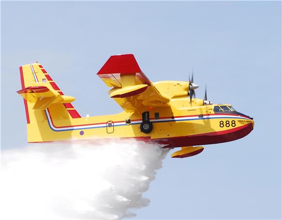 Croatian planes contain fires in Bosnia