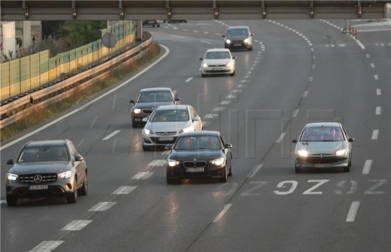 Pojačan promet na naplatnim kućicama u Lučkom