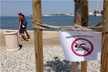 Zabranjeno kupanje zbog onečišćenja na dijelu plaže Klenovica 