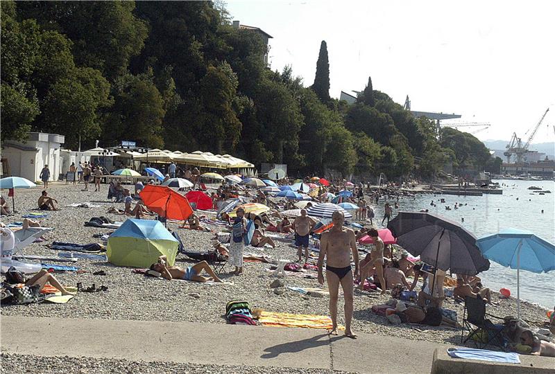 Rijeka: Kupači na plaži Kantrida