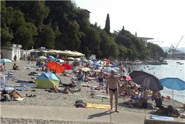 Rijeka: Kupači na plaži Kantrida