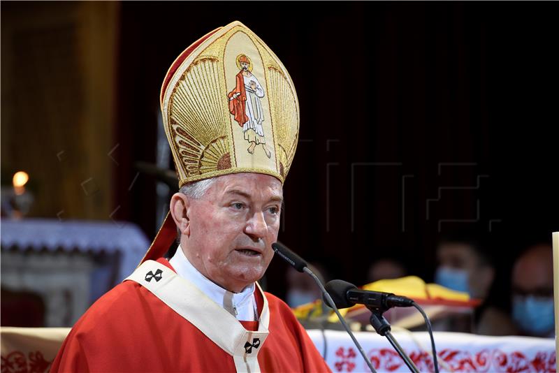 Nadbiskup Barišić krstio peto dijete u obitelji Jakova Vetme, načelnika općine Klis