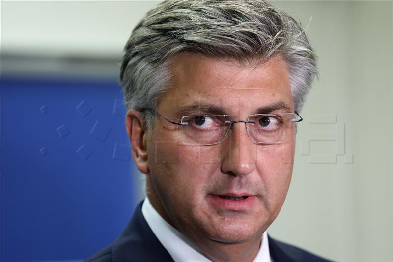 Plenković: Pozdrav "Za dom spremni" već je sada nedopušten