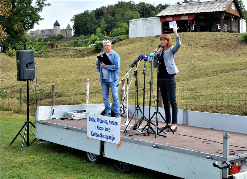 A few hundred rally in protest against detrimental effects of Lešće power plant