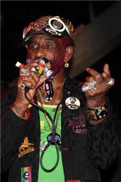 U 85. umro Lee 'Scratch' Perry, pionir reggaea i Marleyev producent 