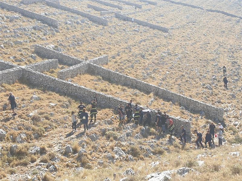 Odavanje počasti smrtno stradalim vatrogascima u kornatskoj tragediji