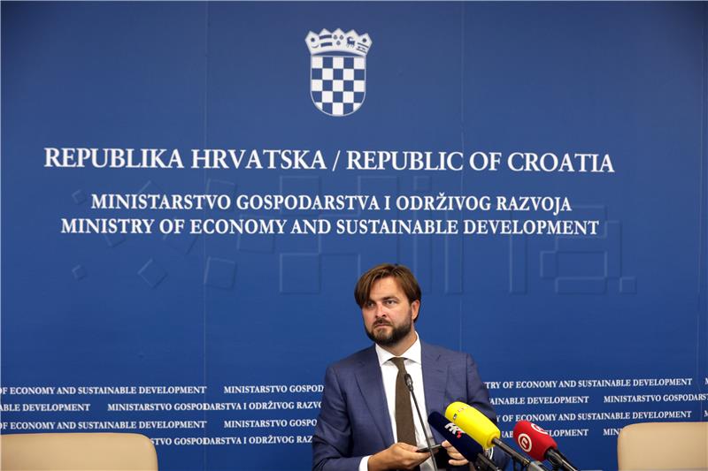 Ministar Ćorić održao konferenciju za medije