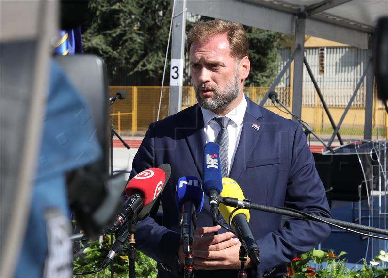 Defence minister doesn't expect migration from Afghanistan to impact Croatia