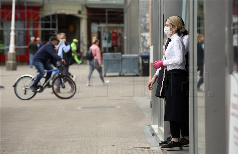 Cafes again allowed to serve customers indoors