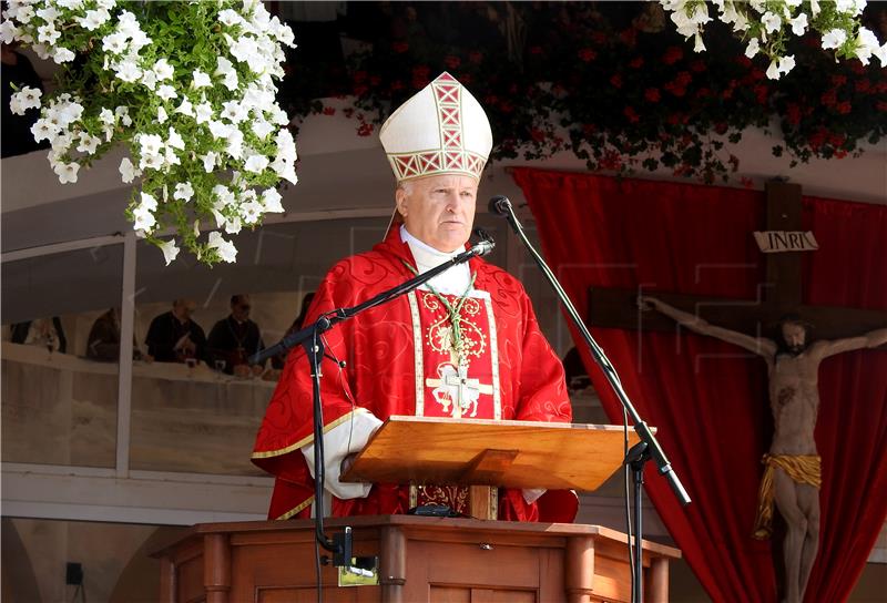 Biskup Nemet zastupnicima: Na vama leži budućnost ove lijepe zemlje!