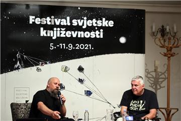 Zoran Predin na tribini Razotkrivanje 9. Festivala svjetske književnosti