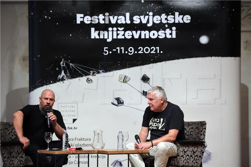 Zoran Predin na tribini Razotkrivanje 9. Festivala svjetske književnosti