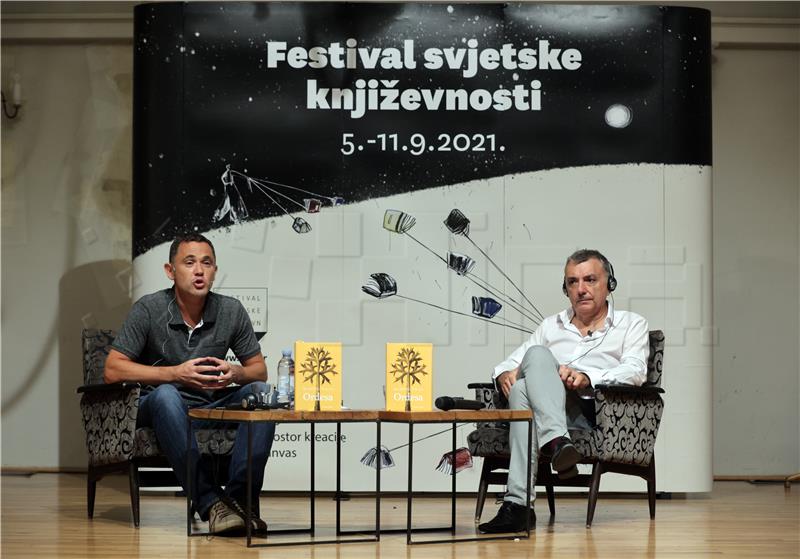 Manuel Vilas na tribini Razotkrivanje 9. Festivala svjetske književnosti