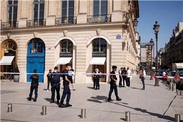 FRANCE ROBBERY JEWELRY