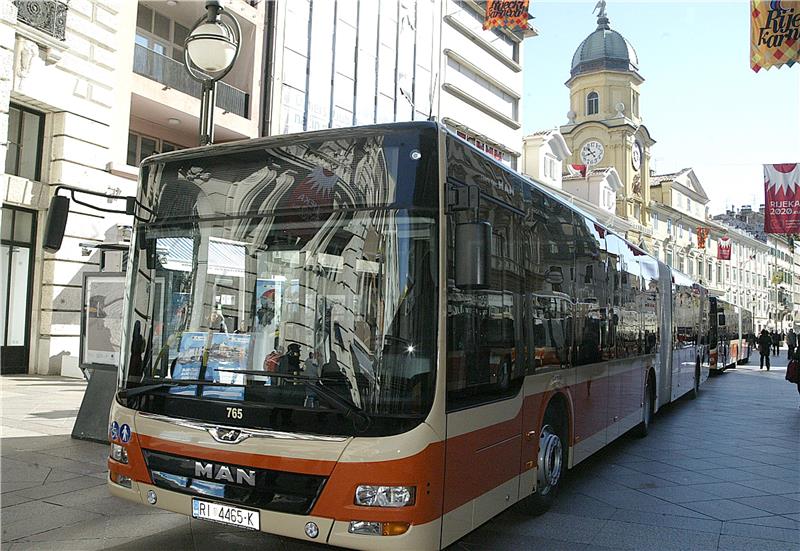 Rijeka public transport company awards €66 to workers with COVID certificate