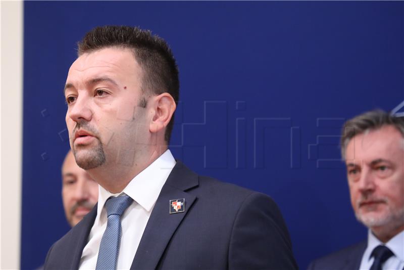 Konferencija za medije Hrvatskih suverenista