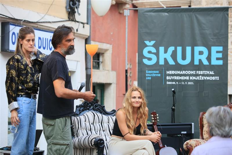 Marko Pogačar dobitnik nagrade za najbolju knjigu poezije festivala ŠKURE