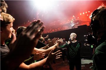 Pun stadion na rock koncertu u Danskoj prvi put u pandemiji