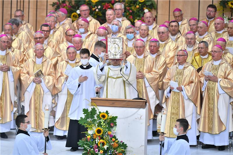 Poljski kardinal kojeg su progonili komunisti i slijepa časna proglašeni blaženima