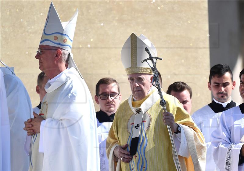 Papa doputovao u četverodnevni posjet Slovačkoj 