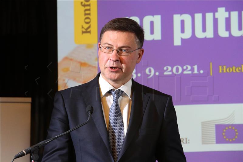 Dombrovskis: Croatia safely towards euro but low vaccination big risk