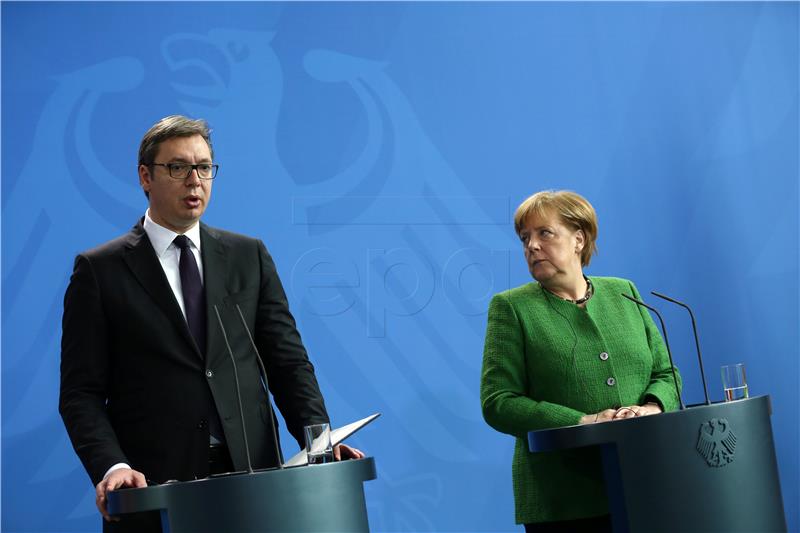 Merkel doputovala u Beograd, slijedi razgovor s Vučićem 