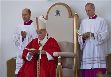 Papa poručio vjernicima u Slovačkoj da ne koriste križ kao politički simbol