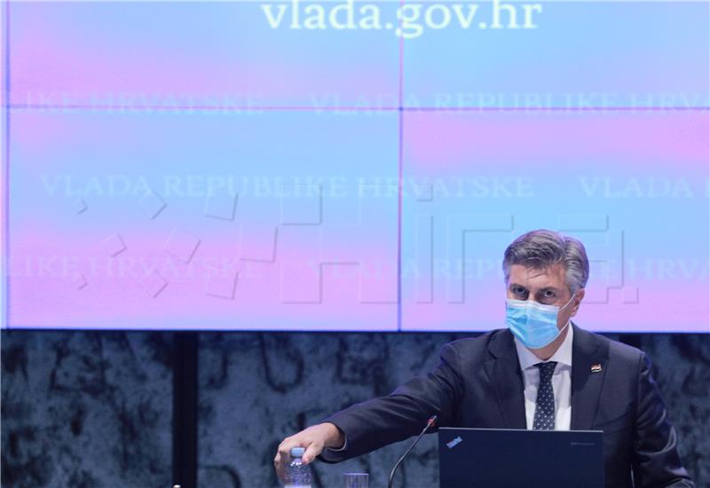 Plenković osudio "cirkuse" oko nošenja maski u školama