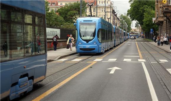 Zagreb: Mlađa ženska osoba ozlijeđena u naletu tramvaja