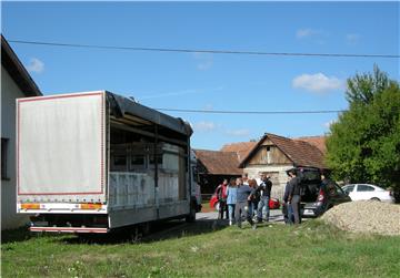 Stradalima u potresu predana donacija iz Srbije vrijedna 25.000 eura