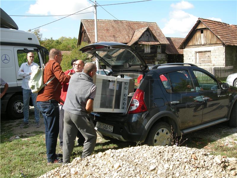 Stradalima u potresu predana donacija iz Srbije vrijedna 25.000 eura