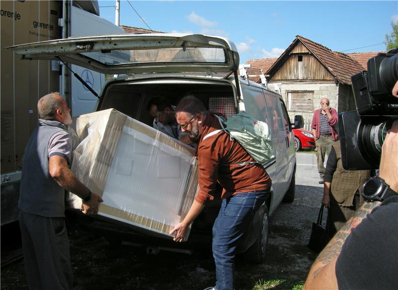 Stradalima u potresu predana donacija iz Srbije vrijedna 25.000 eura