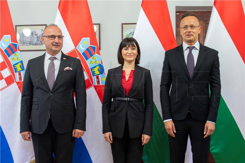 Hungarian FM: Serbia's admission to EU strategically important for European security