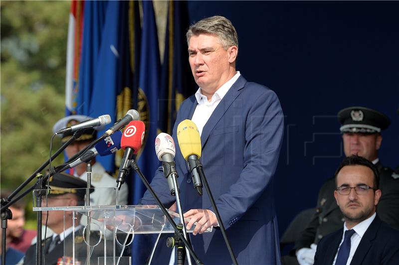 Milanović tells police to help people in trouble as well as protect border