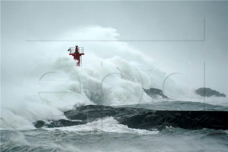 JAPAN TYPHOON MINDULLE