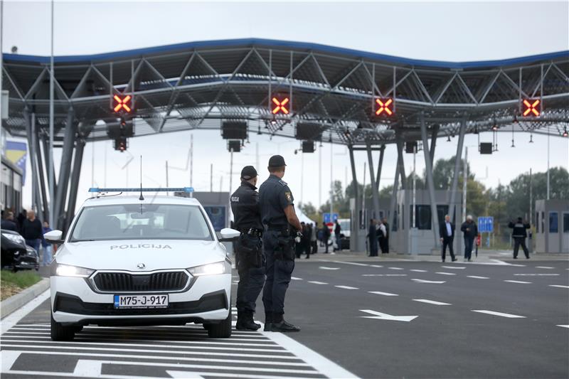 Novi granični prijelaz Svilaj prešlo 700 putnika