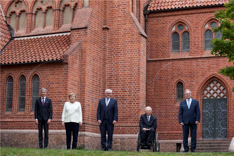 Merkel pozvala na predanost demokraciji na Dan njemačkog ujedinjenja